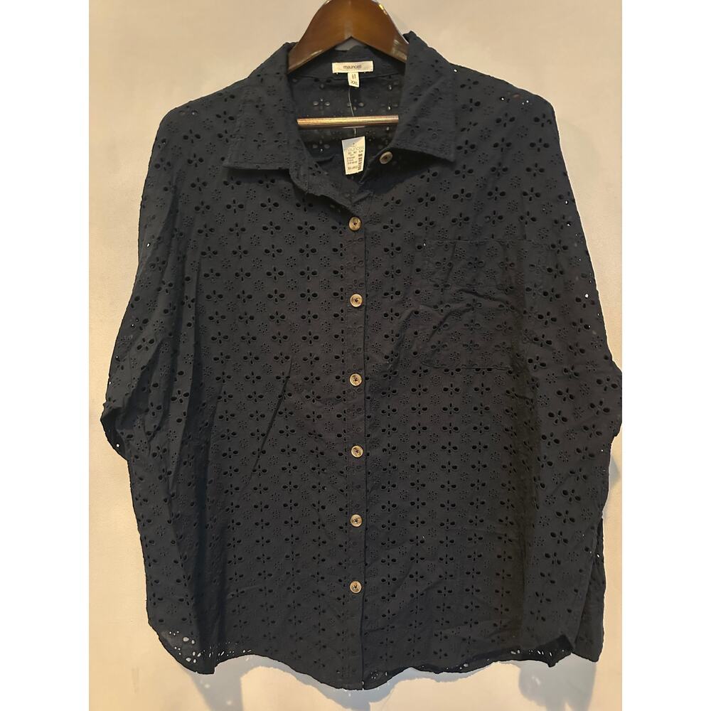 Women’s Maurices Navy Blue Eyelet Button Down Size XXL